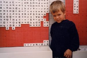 Legoland, 1999. Han kan skrive navnet sitt...